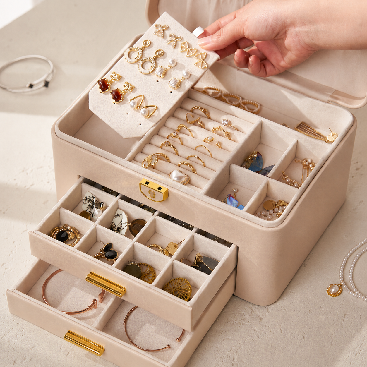 Soft velvet jewelry storage compartments
