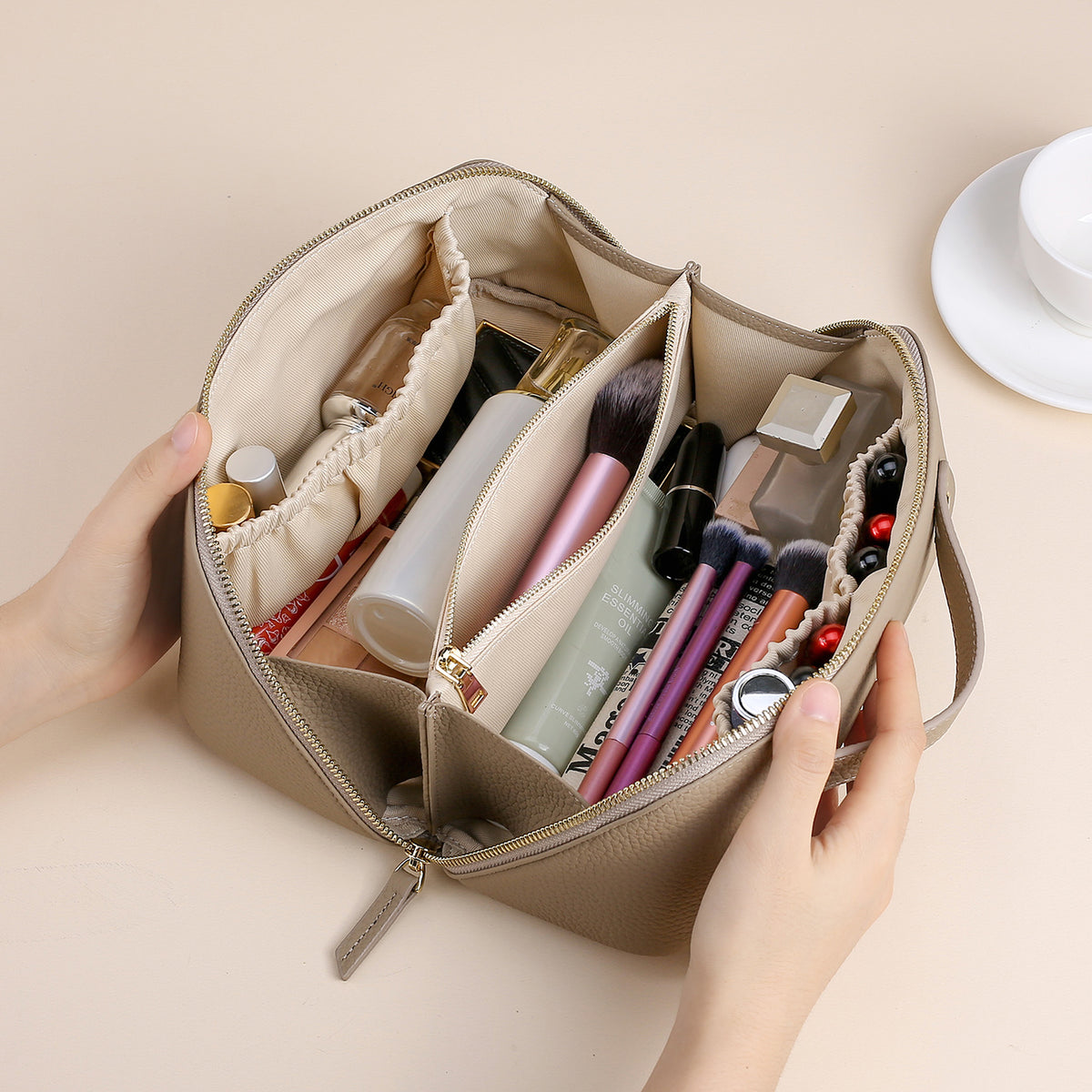 Genuine Leather Makeup Bag – Travel Cosmetic Organizer